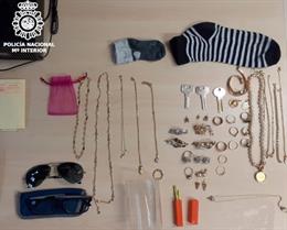 Joyas y otros objetos intervenidos en el robo