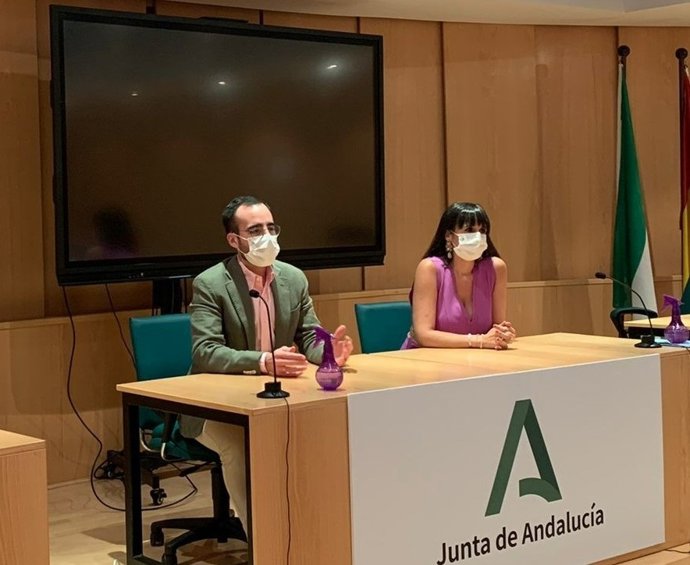 Ángel Herrador y Carmen Martínez en un acto de la Junta, en una imagen de archivo.