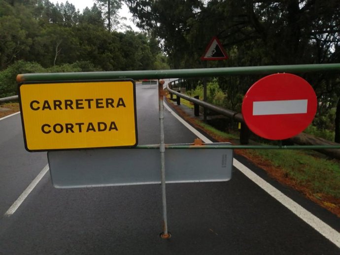 Archivo - Carretera cortada
