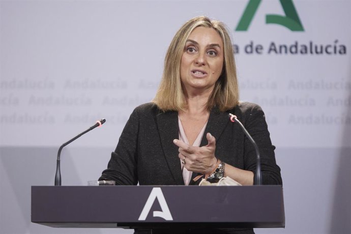 La consejera de Fomento, Marifrán Carazo, durante la rueda de prensa tras el Consejo de Gobierno andaluz en el Palacio de San Telmo, a 15 de marzo de 2022 en Sevilla (Andalucía, España)