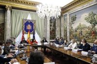 Gobierno, Comunidad y ayuntamientos colaborarán para acoger a refugiados y crean una comisión de Coordinación