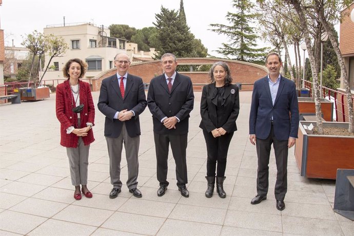 Convenio entre UIC Barcelona y Gaes para los pacientes de la clínica Cuides