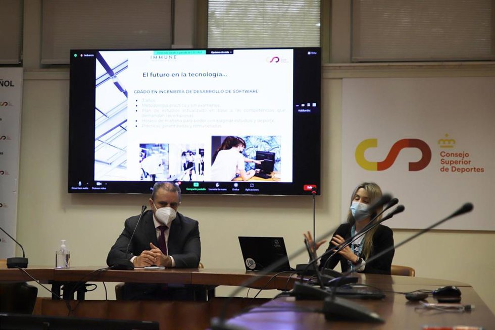 El presidente del CSD, José Manuel Franco, presenta el acuerdo con IMMUNE para formar a los deportistas en nuevas tecnologías.