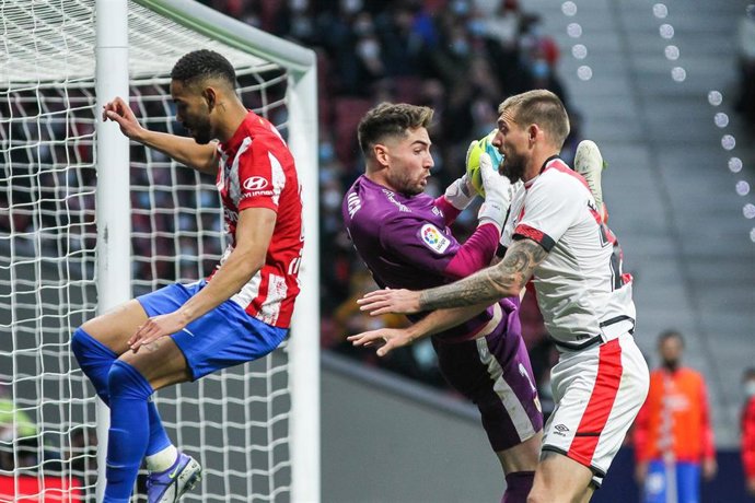 Archivo - El portero del Rayo Luca Zidane en una jugada del partido contra el Atlético de Madrid en el Wanda Metropolitano en enero de 2021.
