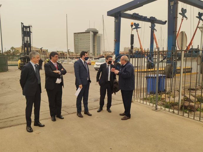 El presidente de Puertos del Estado, Álvaro Rodríguez Dapena, visita el Puerto deportivo de Melilla