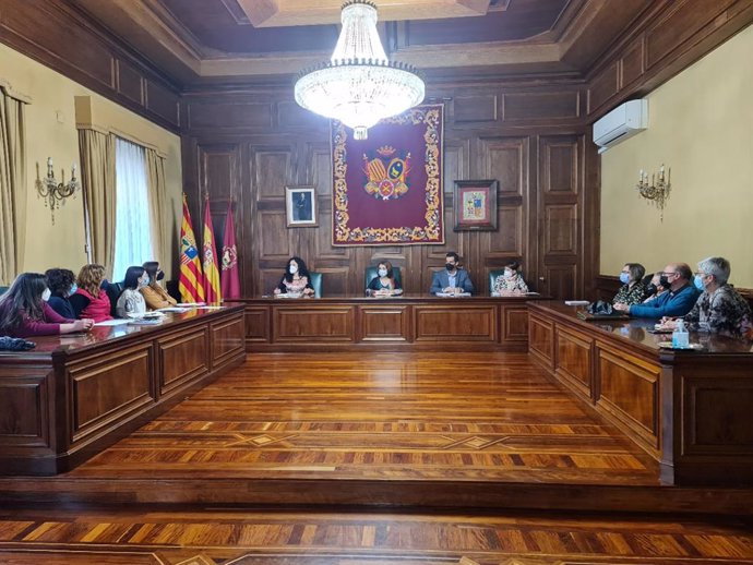 Reunión en el Ayuntamiento de Teruel sobre la acogida de ucranianos.