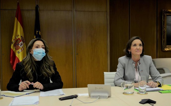 (I-D) La Secretaria De Estado De Comercio, Xiana Mendez, Y La Ministra De Industria, Comercio Y Turismo, Reyes Maroto, Durante La Conferencia Sectorial De Comercio Interior Celebrada Este Martes Por Videoconferencia.