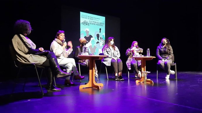 Algunas de las participantes en las Jornadas Feministas.