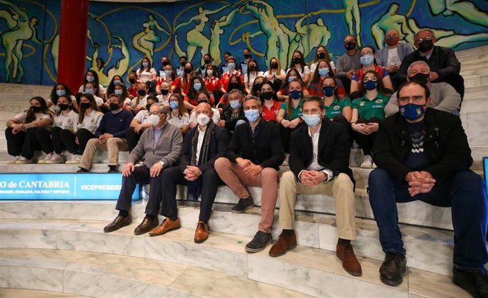 Acto de presentación de la Liga Femenina de Bolo Palma, con la asistencia del consejero de Igualdad y Deporte, Pablo Zuloaga