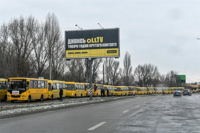 Convoy en Ucrania para la entrega de ayuda humanitaria y la evacuación de civiles