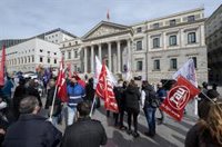 Sindicatos de Metro convocan paros para este miércoles por el amianto y se concentrarán frente al Congreso
