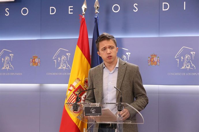 El diputado nacional de Más Región, Íñigo Errejón, ofrece una rueda de prensa antes de participar en la Junta de Portavoces en el Congreso de los Diputados, a 15 de marzo de 2022, en Madrid (España).