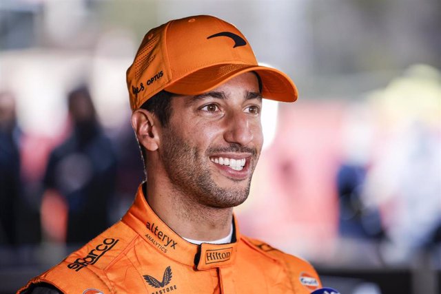 El piloto australiano de McLaren, Daniel Ricciardo, durante los test de pretemporada en el Circuito de Barcelona.