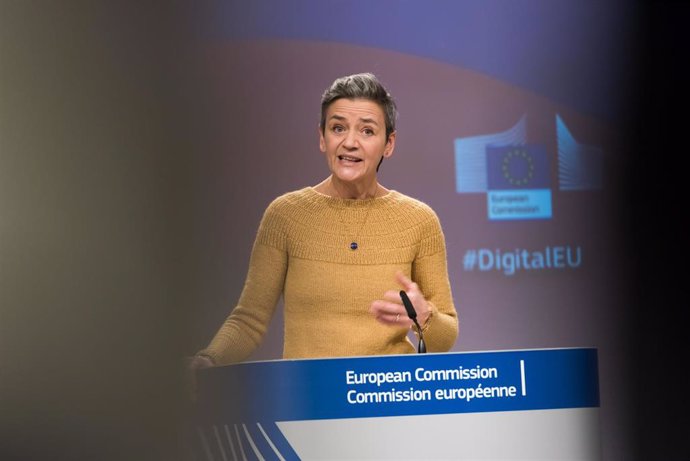 Archivo - HANDOUT - 26 January 2022, Belgium, Brussels: EU Commissioner of Competition Margrethe Vestager speaks during a joint press conference with EU Commissioner for Internal Market and consumer protection, Industry, Research and Energy Thierry Bret