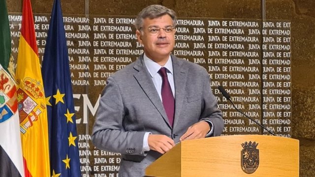 El portavoz de la Junta de Extremadura, Juan Antonio González, en rueda de prensa tras el Consejo de Gobierno autonómico