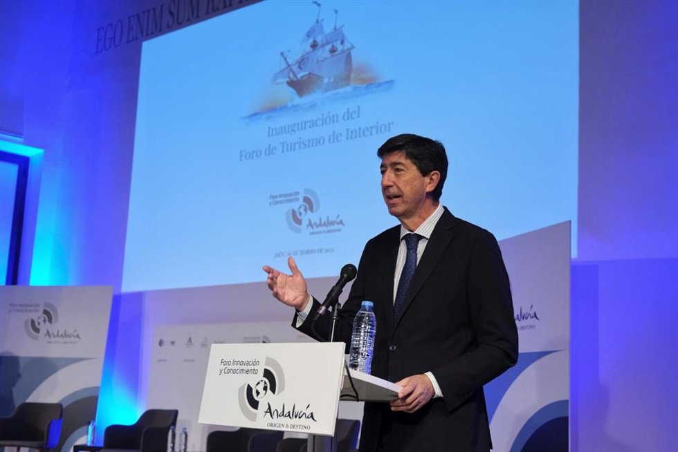 Marín interviene en la inauguración del Foro de Turismo Interior.