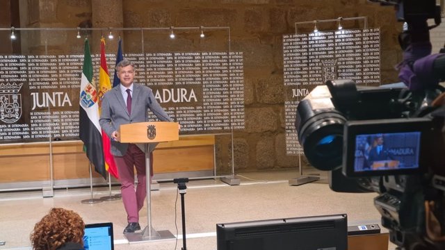 El portavoz de la Junta de Extremadura, Juan Antonio González, en rueda de prensa tras el Consejo de Gobierno autonómico