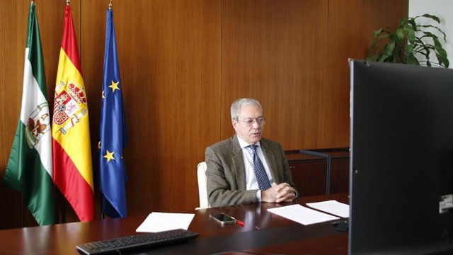 Archivo - El consejero de Transformación Económica, Industria, Conocimiento y Universidades, Rogelio Velasco, en una imagen de archivo.