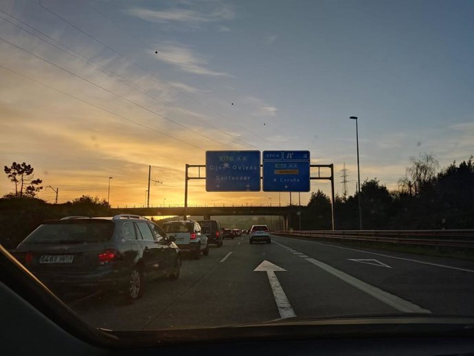 Atasco en la autovía A-66, la Y.