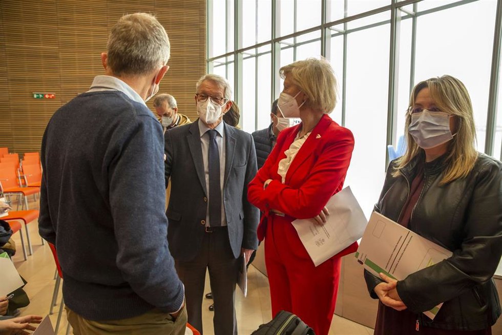 El secretario de Estado de Eduación, Alejandro Tiana, y la consejera de Educación y Formación Profesional, Marina Lombó, participan en una jornada de formación sobre el nuevo currículo en el marco de la LOMLOE.
