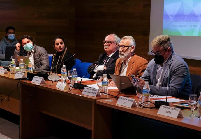El vicepresidente de Diputación, Juan Antonio García, ha inaugurado este miércoles el Foro sobre las buenas prácticas agronómicas de los regadíos en el entorno del Parque Nacional de Doñana.
