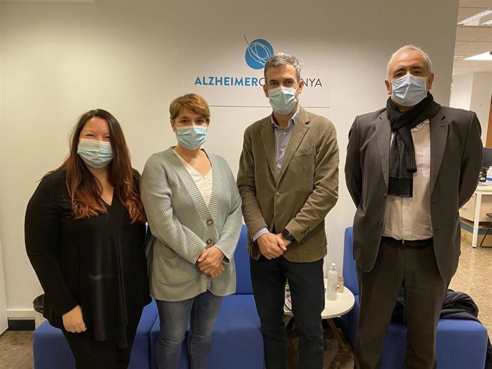 Firma del acuerdo entre ltima y Alzheimer Catalunya Fundació