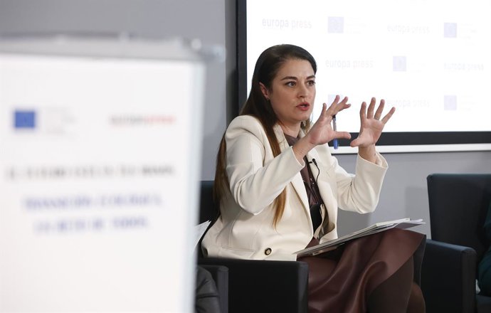 La consellera de Agricultura, Desarrollo Rural, Emergencia Climática y Transición Ecológica, Mireia Moll, interviene en el encuentro informativo 'El Futuro está en tus manos. Transición Ecológica, un reto de todos', en Fundación Bancaja , a 24 de febre
