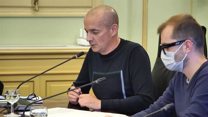 El coordinador autonómico de Salud Mental, José Oriol Lafau, en una comparecencia en el Parlament balear.