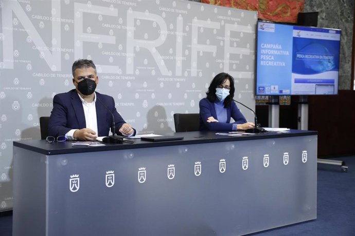 El consejero de Agricultura, Ganadería y Pesca del Cabildo de Tenerife, Javier Parrilla, y la gerente de GAC de Tenerife, Katiuska González