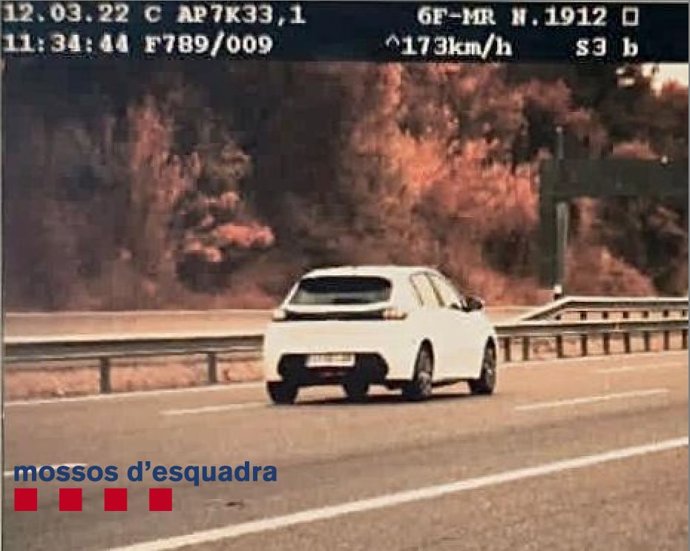 Captura de la foto del cotxe que van aturar el dia 12 a Viladasens.