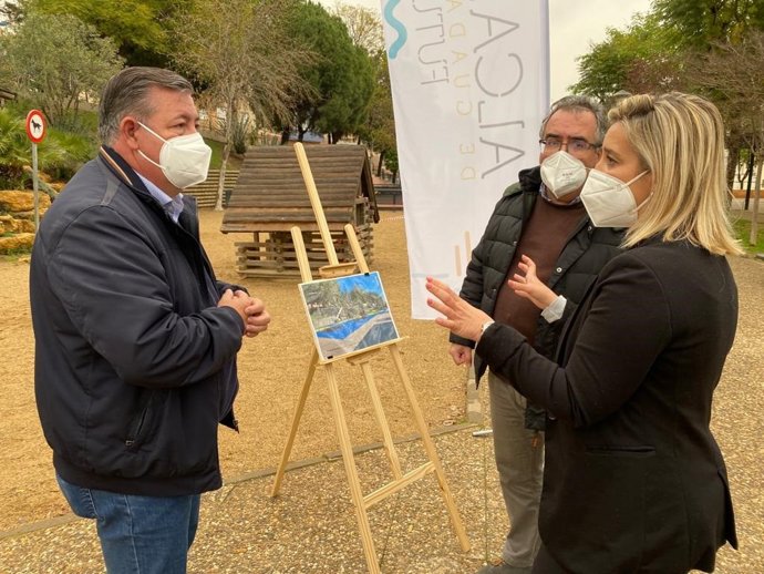 La alcaldesa de Alcalá de Guadaíra, Ana Isabel Jiménez, ha presentado el proyecto de renovación que da respuesta a la demanda de las familias.
