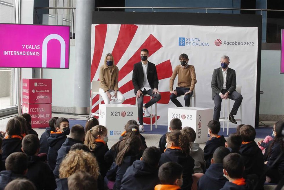 Alfonso Rueda y Marta Fernández-Tapias en la presentación de 'Galicia Ilusiona'.