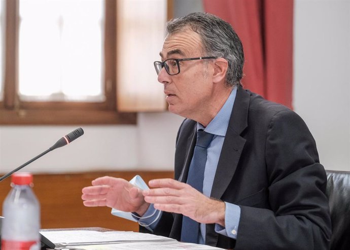 El director de la Oficina Andaluza contra el Fraude y la Corrupción, Ricardo Vicente Puyol, este miércoles en el Parlamento.