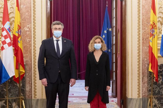 La presidenta del Congreso, Meritxell Batet, recibe al primer ministro de la República de Croacia, Andrej Plenkovic.