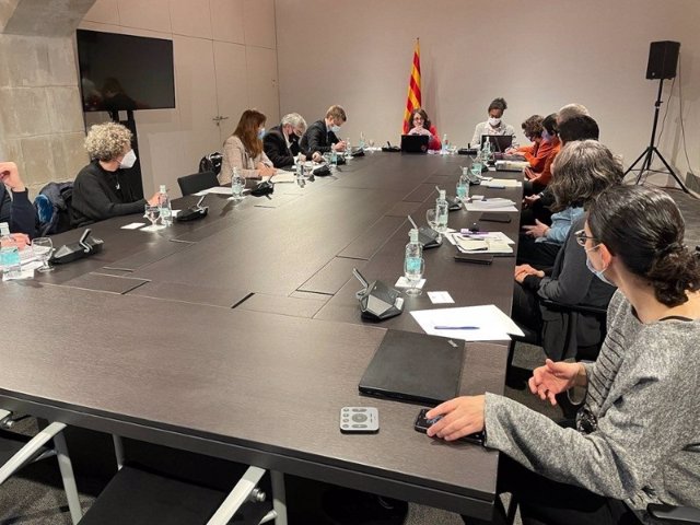 Reunión de la mesa de contingencia del Comité para la Acogida de las Personas Refugiadas, presidida por la consellera Tània Verge