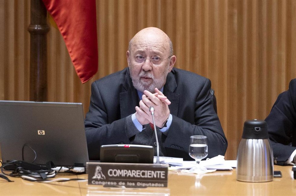 El presidente del centro de Investigaciones Sociológicas (CIS), José Félix Tezanos, comparece en la Comisión Constitucional en el Congreso