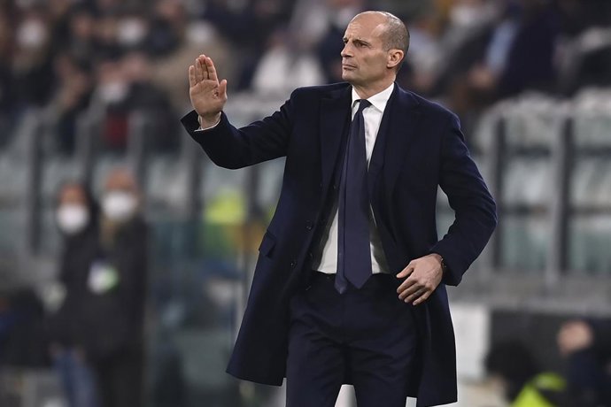 16 March 2022, Italy, Turin: Juventus coach Massimiliano Allegri gestures on the touchline during the UEFA Champions League Round of 16 Second Leg soccer match between Juventus FC and Villareal CF at Allianz Stadium. Photo: Fabio Ferrari/LaPresse via ZU