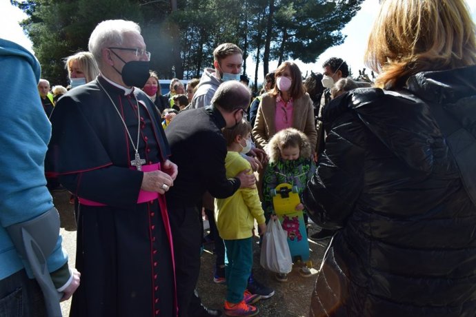 El obispo de Tarazona recibe a los ucranianos en el Seminario de Tarazona.