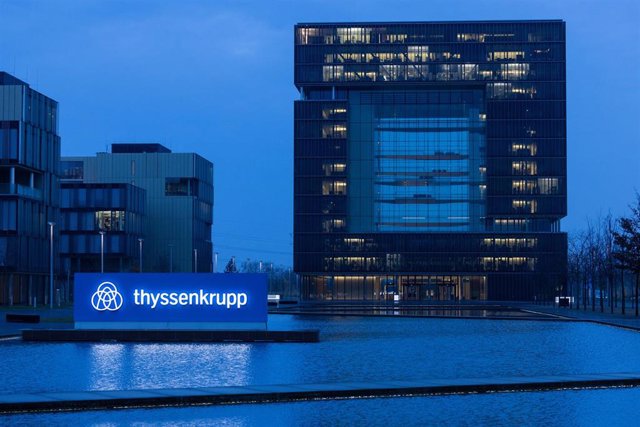 Archivo - FILED - 18 November 2021, North Rhine-Westphalia, Essen: A general view of the thyssenkrupp's headquarters before the annual press conference. German industrial engineering and steel production conglomerate thyssenkrupp AG plans to break out its