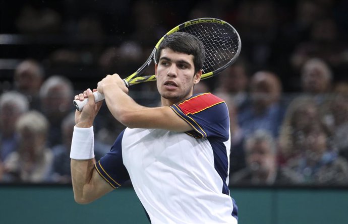 Archivo - Carlos Alcaraz of Spain during the Rolex Paris Masters 2021, ATP Masters 1000 tennis tournament on November 4, 2021 at Accor Arena in Paris, France - Photo Jean Catuffe / DPPI