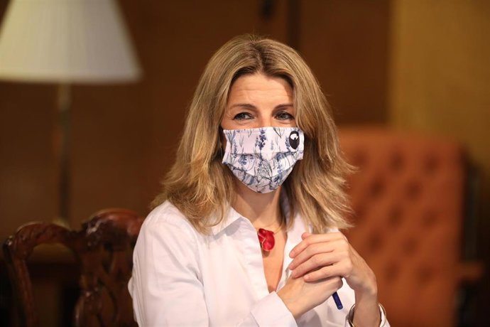 La vicepresidenta segunda y ministra de Trabajo, Yolanda Díaz, durante una reunión con representantes del Grupo Parlamentario Popular, en el Congreso de los Diputados, a 16 de marzo de 2022, en Madrid (España). El Gobierno inicia con el PP la ronda de c