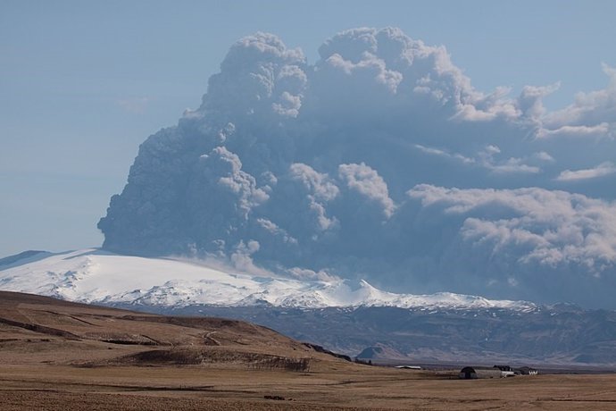 Pluma volcánica en la gran erupción del Eyjafjallajokull