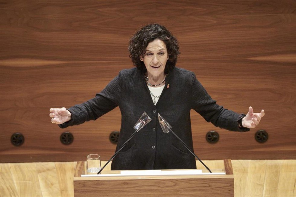 Archivo - La consejera de Desarrollo Rural y Medio Ambiente del Gobierno de Navarra, Itziar Gómez, interviene en una sesión en el pleno del Parlamento de Navarra, en una imagen de archivo.