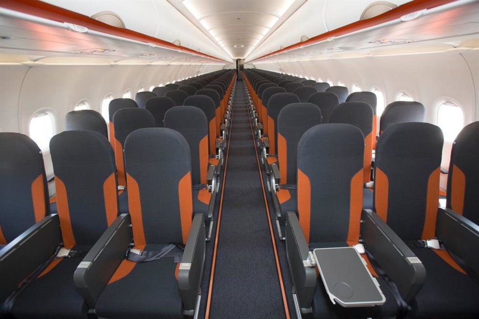Archivo - Interior aviones easyJet