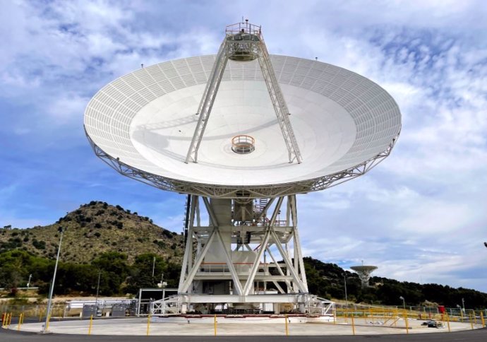 Aspecto de la nueba antena 'todoterreno' de la NASA cerca de Madrid