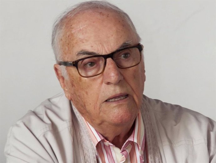 Archivo - El fundador y director de Los Sabandeños, Elfidio Alonso