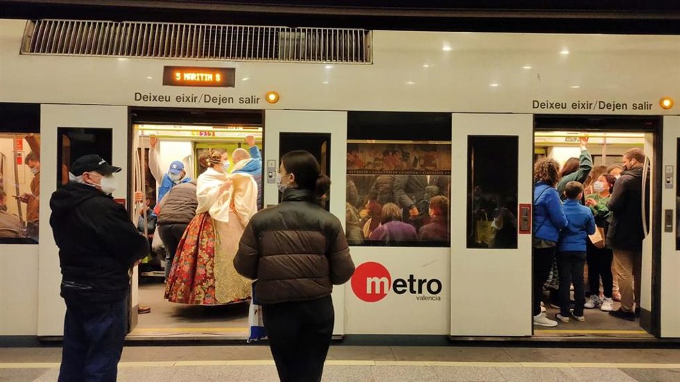 Metrovalencia ofrece 7 millones de plazas en los nueve días de servicios especiales por Fallas