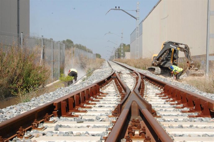 Archivo - Línea ferroviaria
