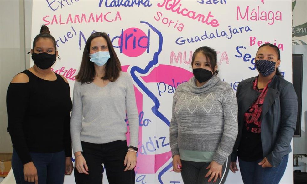 Jóvenes que han recibido la ayuda de Redmadre.