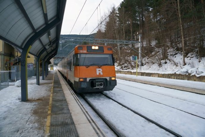 Archivo - Un tren de Rodalies de Catalunya a Ribes de Freser (Girona)